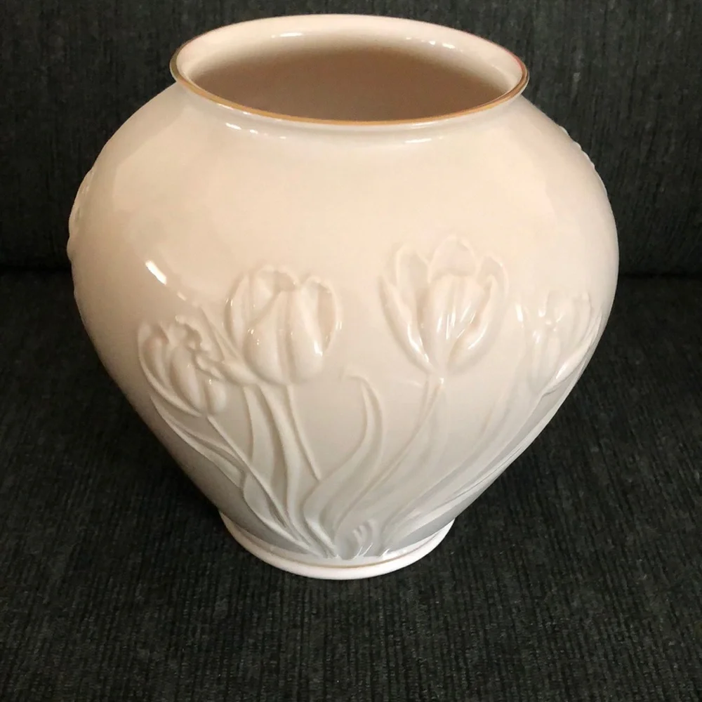 Lenox Masterpiece 7” Globe Vase